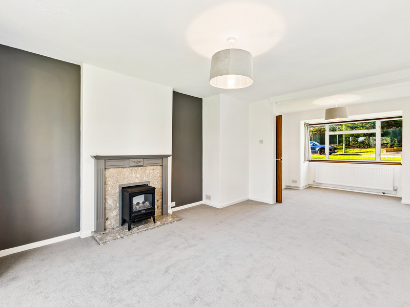 3 bed House - Detached For Rent in Redhill, Surrey