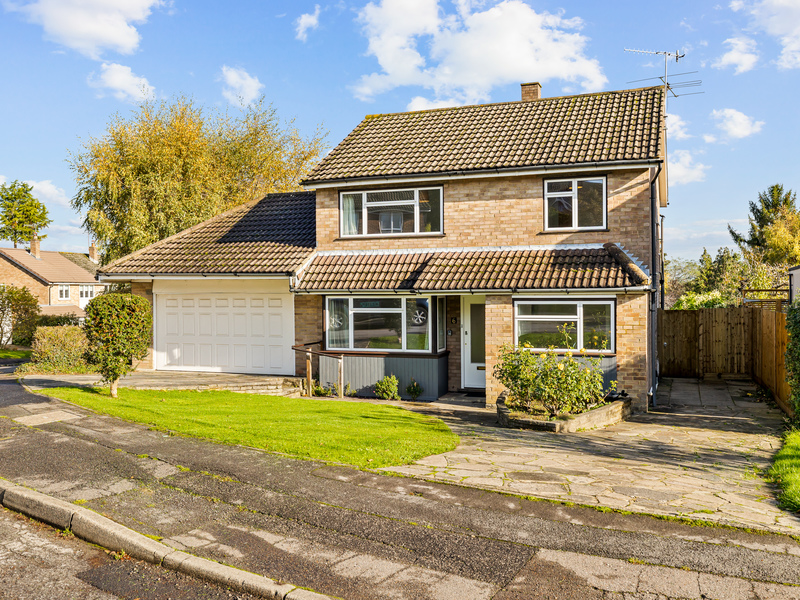 3 bed House - Detached For Rent in Redhill, Surrey - 2