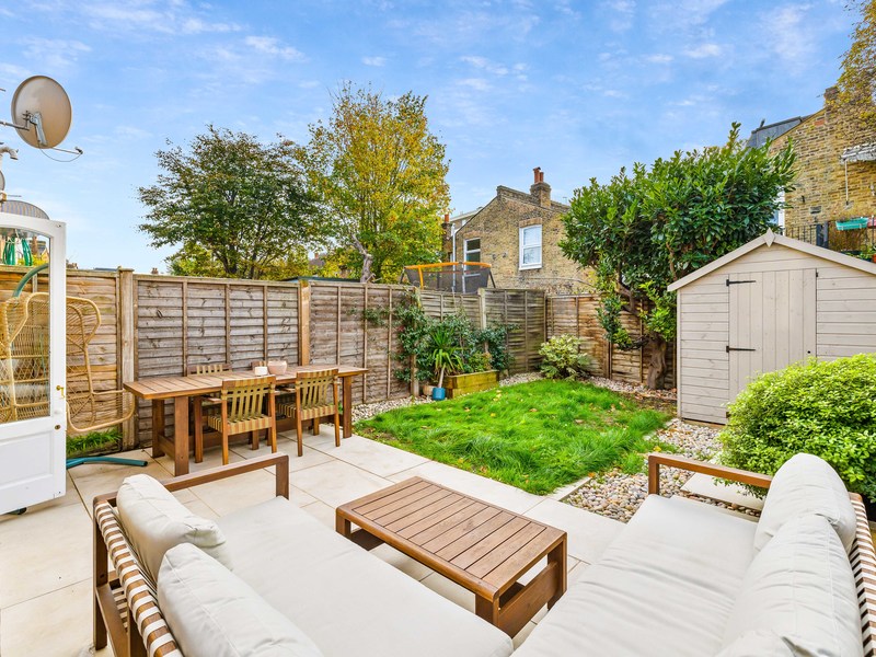2 bed Maisonette For Rent in Tooting, London - 3