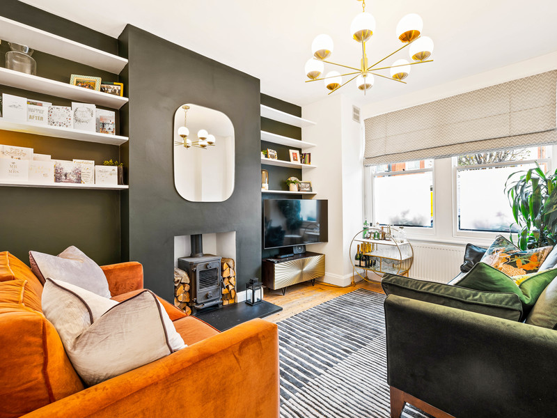2 bed Maisonette For Rent in Tooting, London