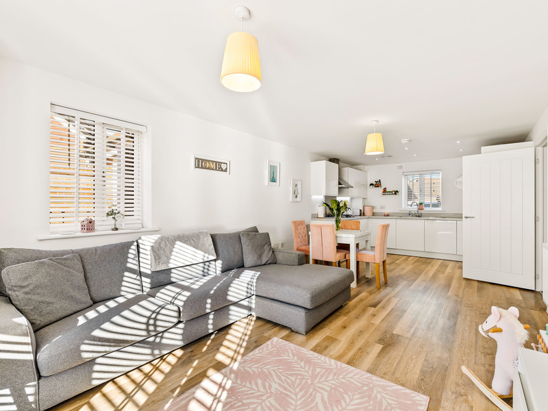 2 bed Apartment For Sale in Horley, Surrey - 3