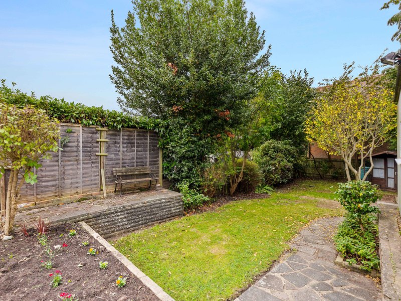 2 Bed Bungalow Semi For Sale in Caterham
