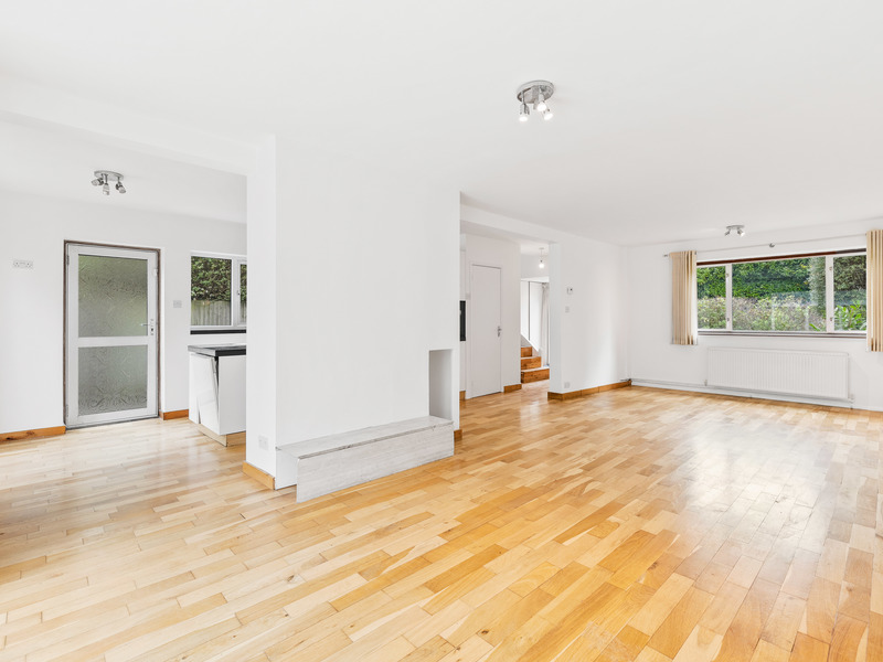 2 Bed Bungalow Semi For Sale in Caterham