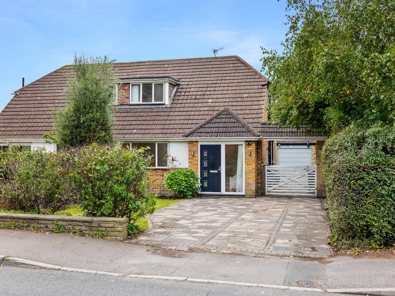 2 Bed Bungalow Semi For Sale in Caterham