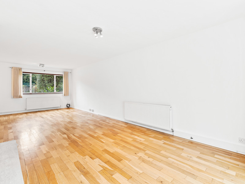 2 Bed Bungalow Semi For Sale in Caterham