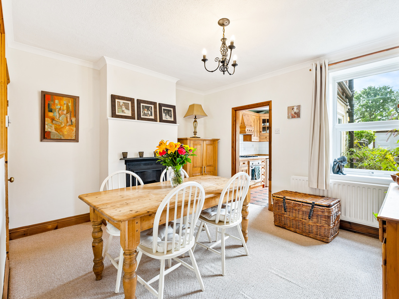 2 bed House - Semi For Sale in Horley, Surrey - 3