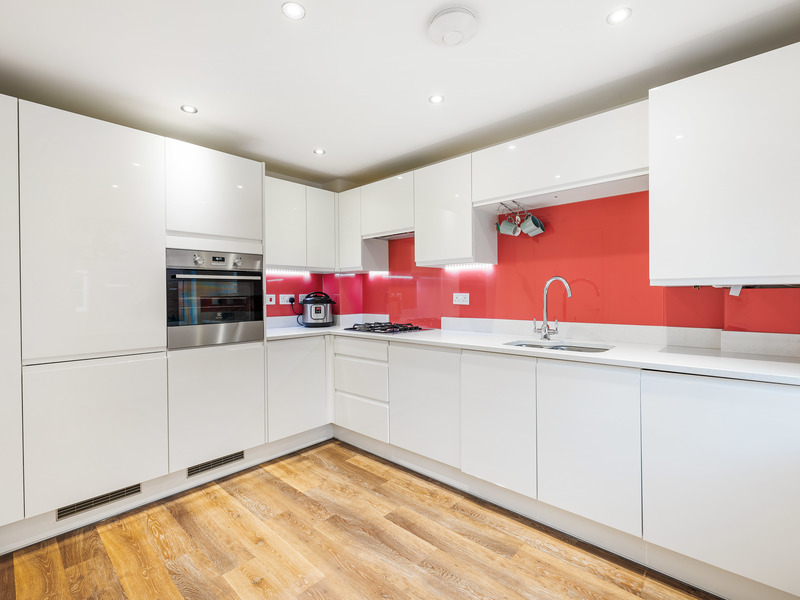 3 bed House - Semi For Sale in Horley, Surrey - 2