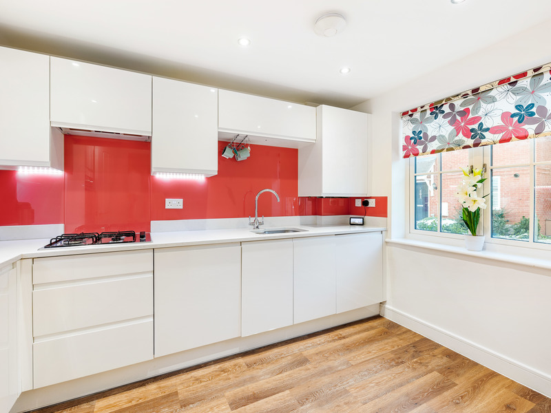 3 bed House - Semi For Sale in Horley, Surrey - 3