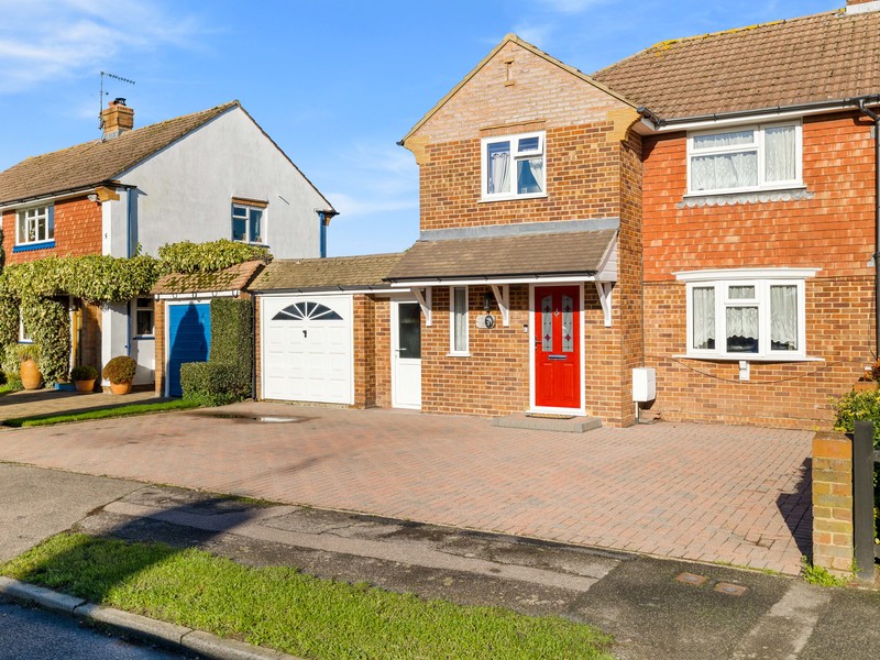 3 bed House - Semi For Sale in Horley, Surrey