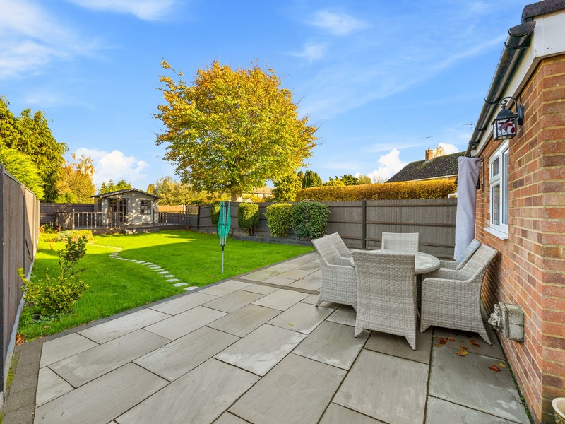 3 bed House - Semi For Sale in Horley, Surrey - 3