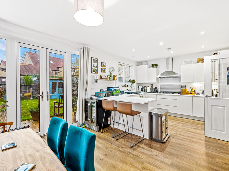 4 bed House - Semi For Sale in Coulsdon, Surrey