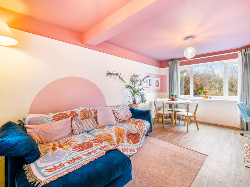 2 bed House - Semi For Sale in Horley, Surrey