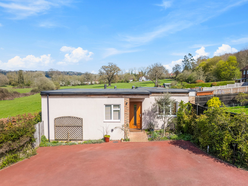 2 bed Bungalow - Detached For Sale in Betchworth, Surrey - 3