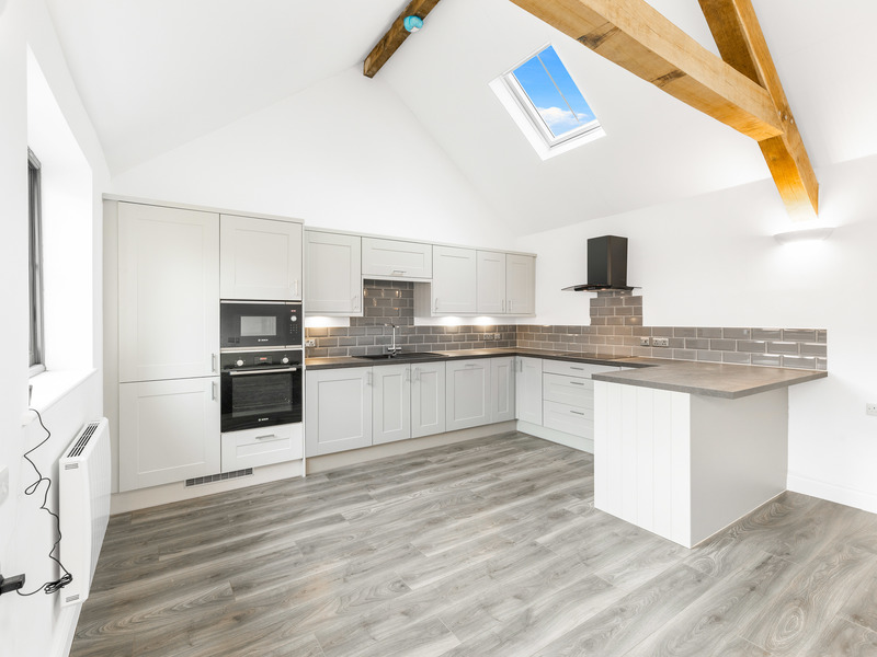 2 bed Bungalow - Detached For Rent in Horley, Surrey - 3