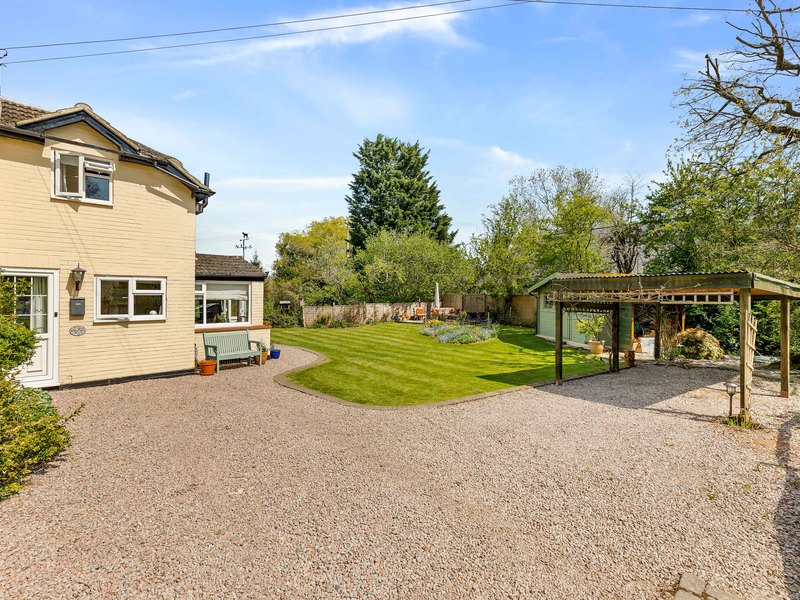 3 bed House - Semi For Sale in Lingfield, Surrey