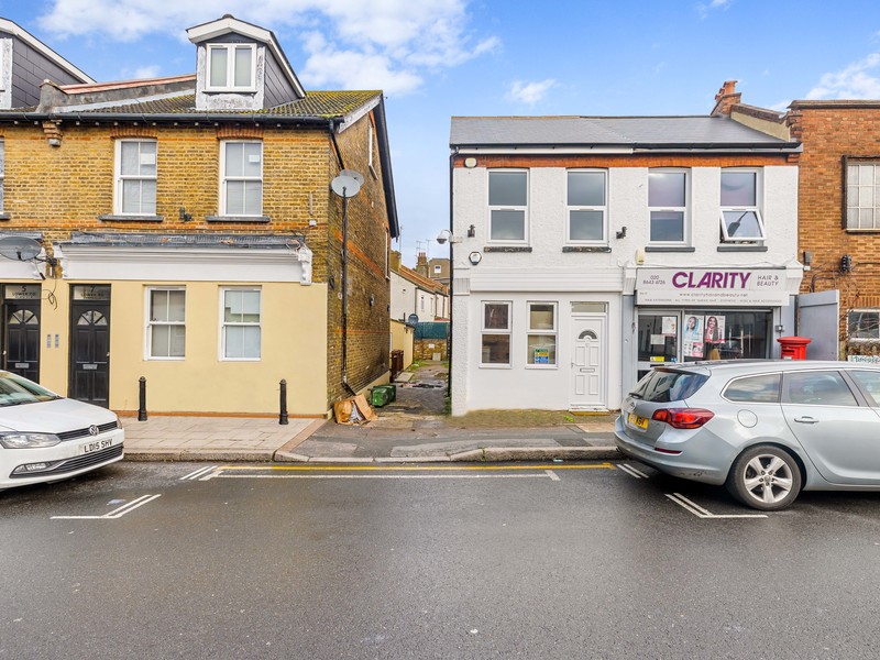 3 bed Residential Freehold For Sale in Sutton, Surrey - 2
