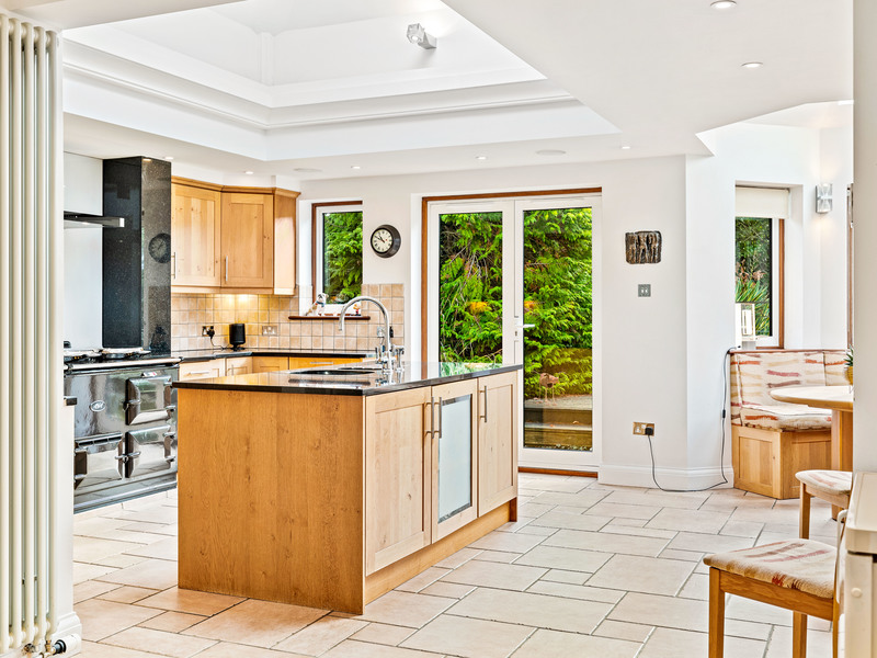 3 bed Bungalow - Detached For Sale in Warlingham, Surrey