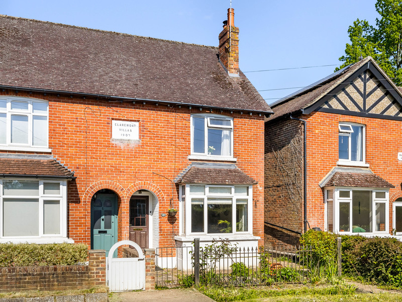 3 bed House - Semi For Sale in Horley, Surrey