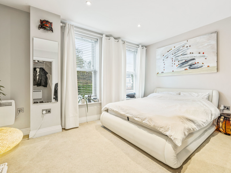 1 bed Apartment For Rent in Reigate, Surrey - 3