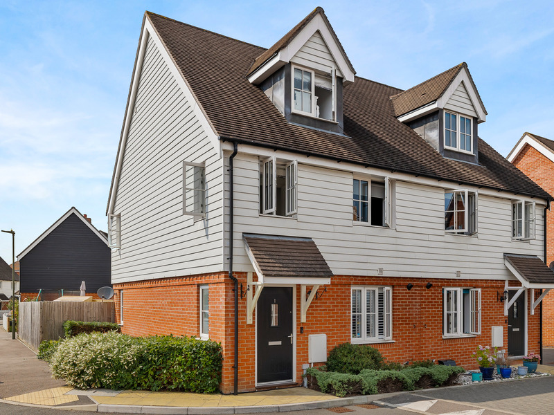 3 bed House - Semi For Sale in Horley, Surrey