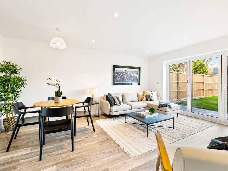 3 bed House - Semi For Sale in Horley, Surrey - 3