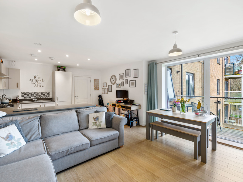 2 bed Apartment For Sale in Horley, Surrey