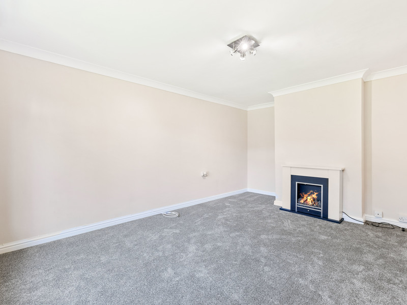 3 bed House - Semi For Rent in Horley, Surrey - 2