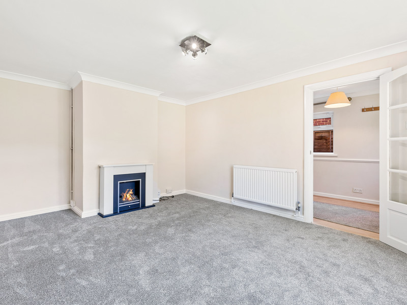 3 bed House - Semi For Rent in Horley, Surrey - 3
