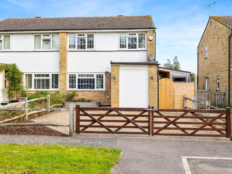 3 bed House - Semi For Sale in Horley, Surrey
