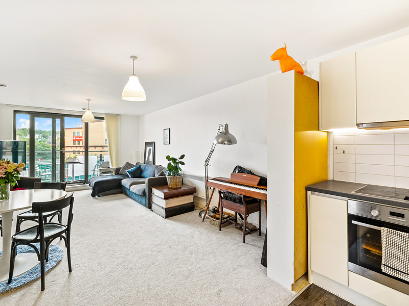 2 bed Apartment For Rent in Redhill, Surrey