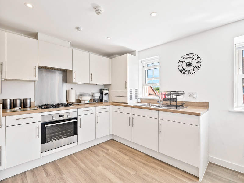 2 bed Apartment For Sale in Horley, Surrey