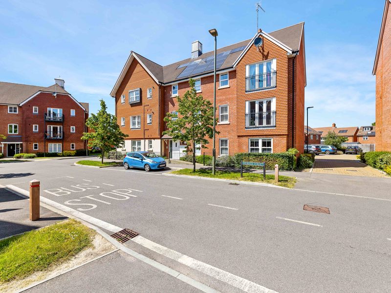 2 bed Apartment For Sale in Horley, Surrey - 2