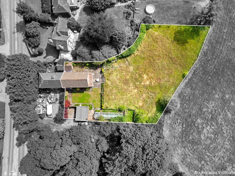 3 bed House - Semi For Sale in Redhill, Surrey - 2