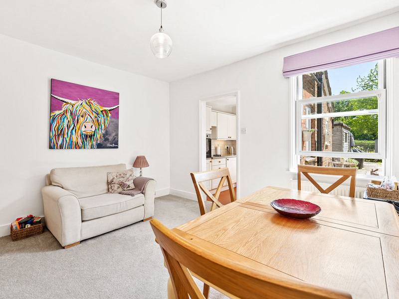 3 bed House - Semi For Sale in Horley, Surrey - 3