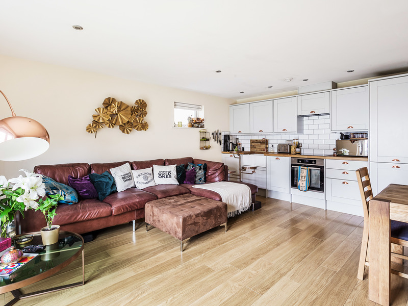2 bed Apartment For Sale in Whyteleafe, Surrey - 3