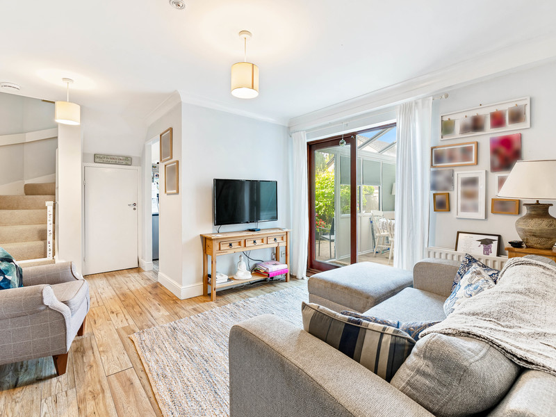 2 bed House - Terrace For Sale in Horley, Surrey