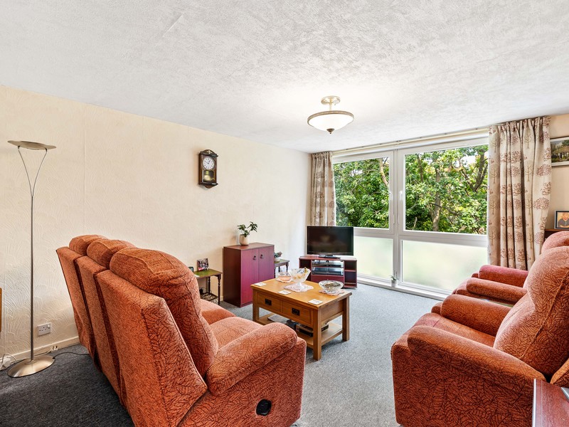 2 bed Apartment For Sale in Tooting, London