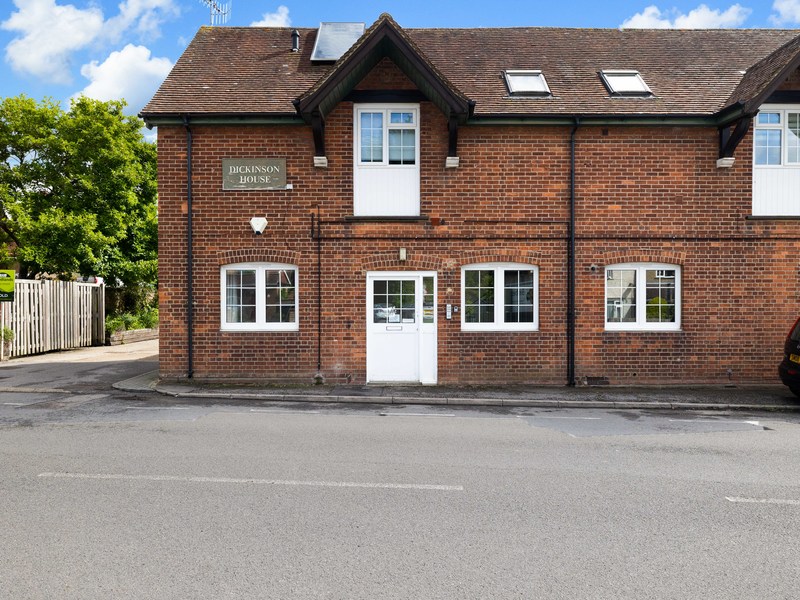 1 bed Apartment For Rent in Redhill, Surrey