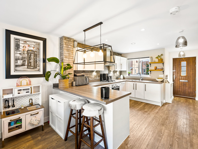 2 bed House - Terrace For Sale in Horsham, West Sussex