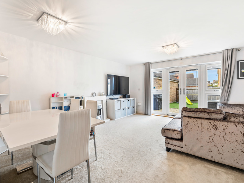 4 bed House - Semi For Sale in Horley, Surrey - 3