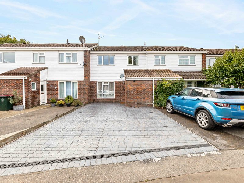 3 bed House - Terrace For Sale in Crawley, West Sussex