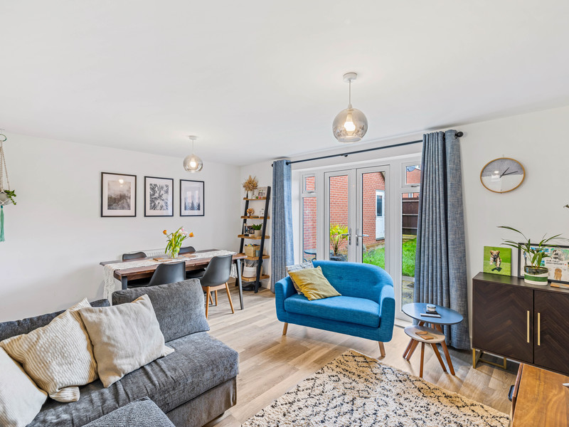 3 bed House - Semi For Sale in Horley, Surrey