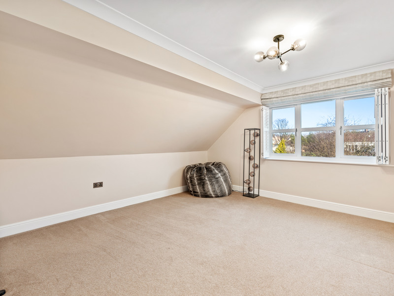 4 bed House - Detached For Rent in Redhill, Surrey - 3
