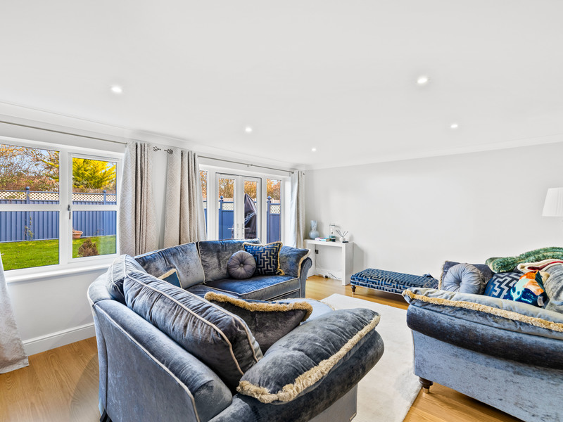 4 bed House - Detached For Rent in Redhill, Surrey - 2