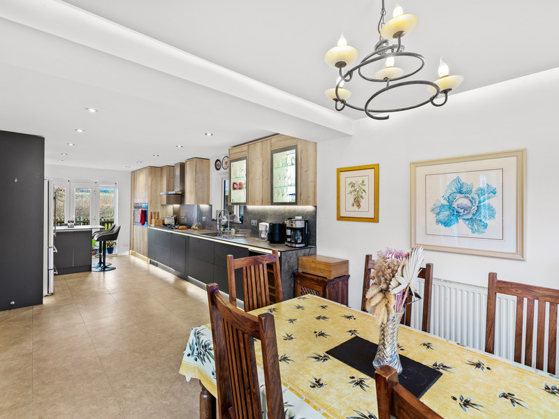 5 bed House - Detached For Sale in Redhill, Surrey