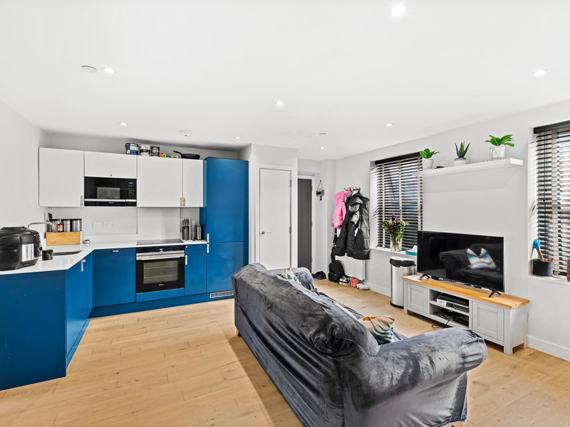 2 bed Apartment For Sale in Chertsey, Surrey - 2