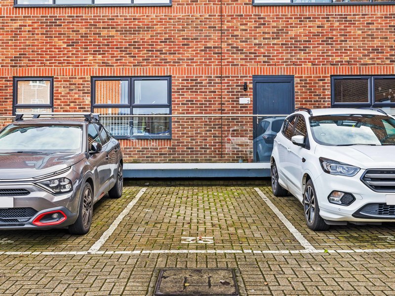 2 bed Apartment For Sale in Chertsey, Surrey - 3