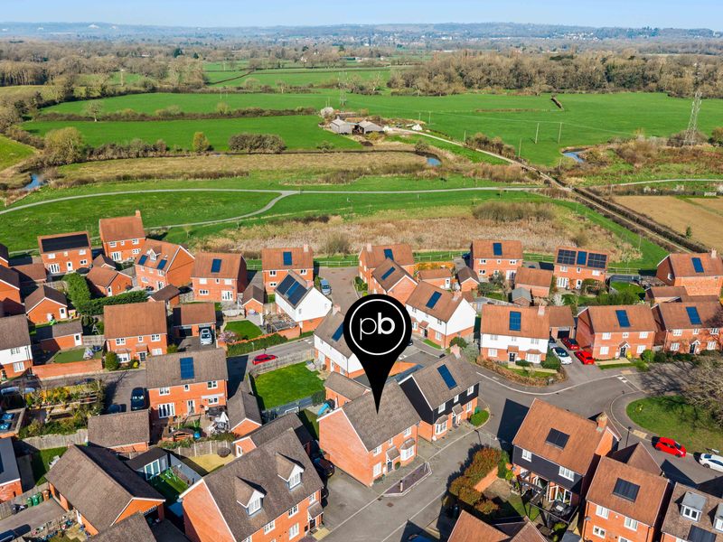 4 bed House - Detached For Sale in Horley, Surrey