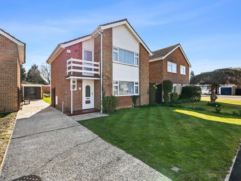 3 bed House - Detached For Sale in Horley, Surrey
