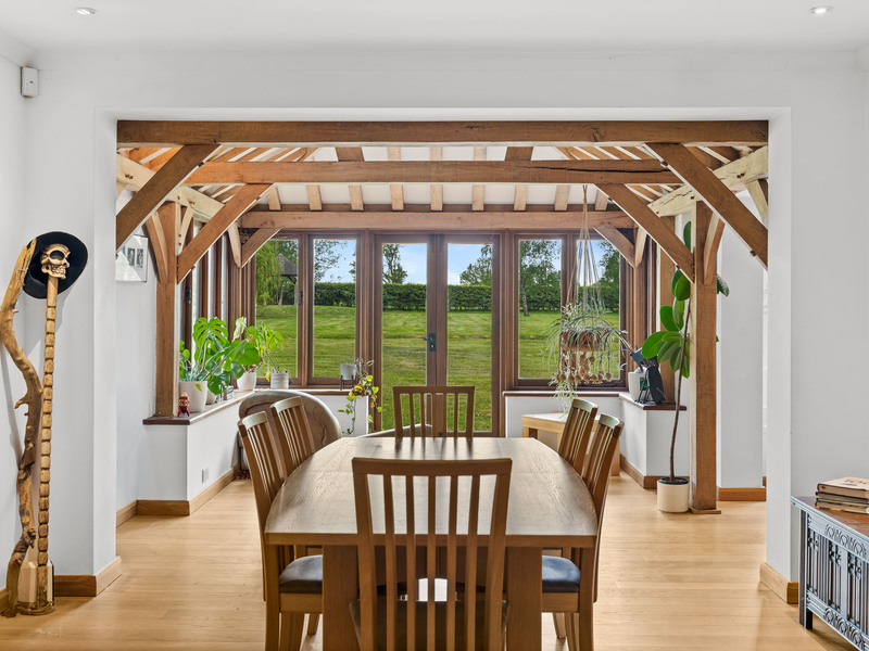 5 bed House - Detached For Sale in Redhill, Surrey - 3